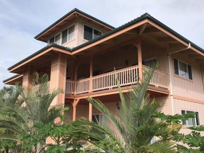 Coconut Palms Vacation Rental near lava fields and beaches
